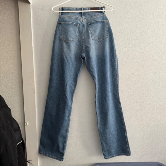 Hollister - Picture 4 of 4